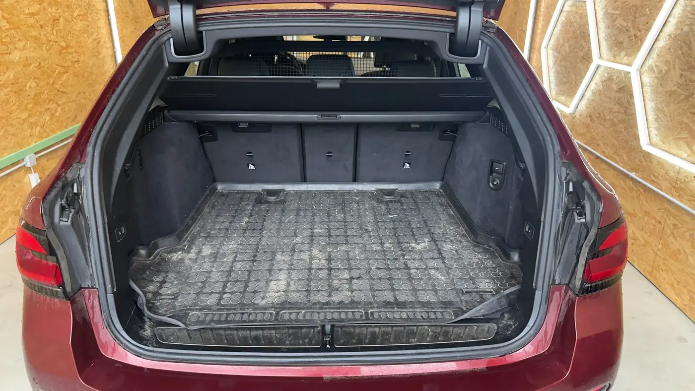 BMW 5er · Kofferraum vorher